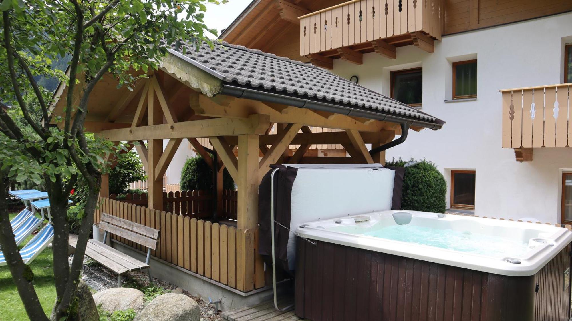 Almhotel Bergerhof Sarentino Exterior foto